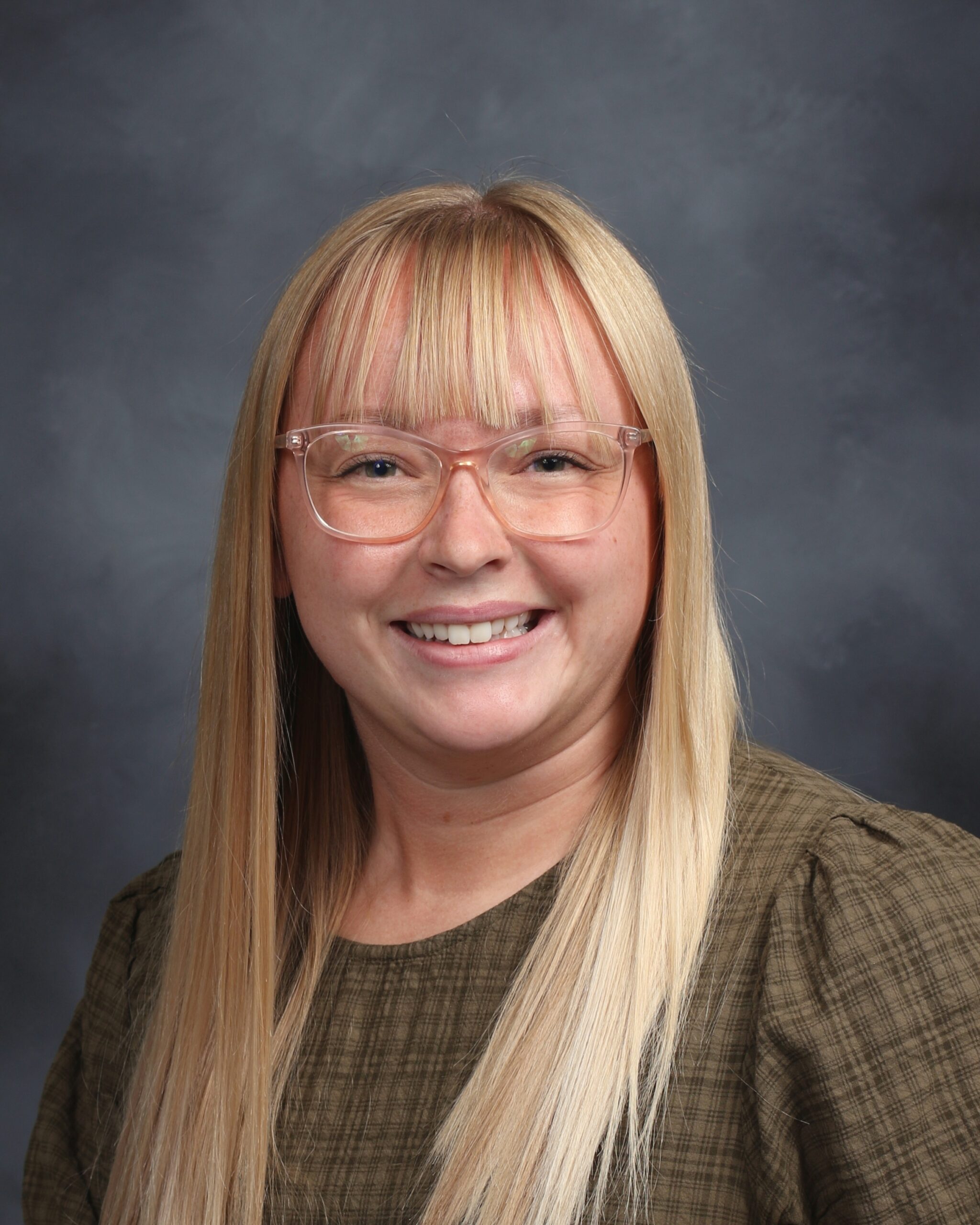 Olsen Mary scaled Leadership & Staff